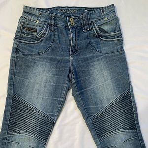 SUKO Blue jeans size 10 Double buttons and zipper closure.